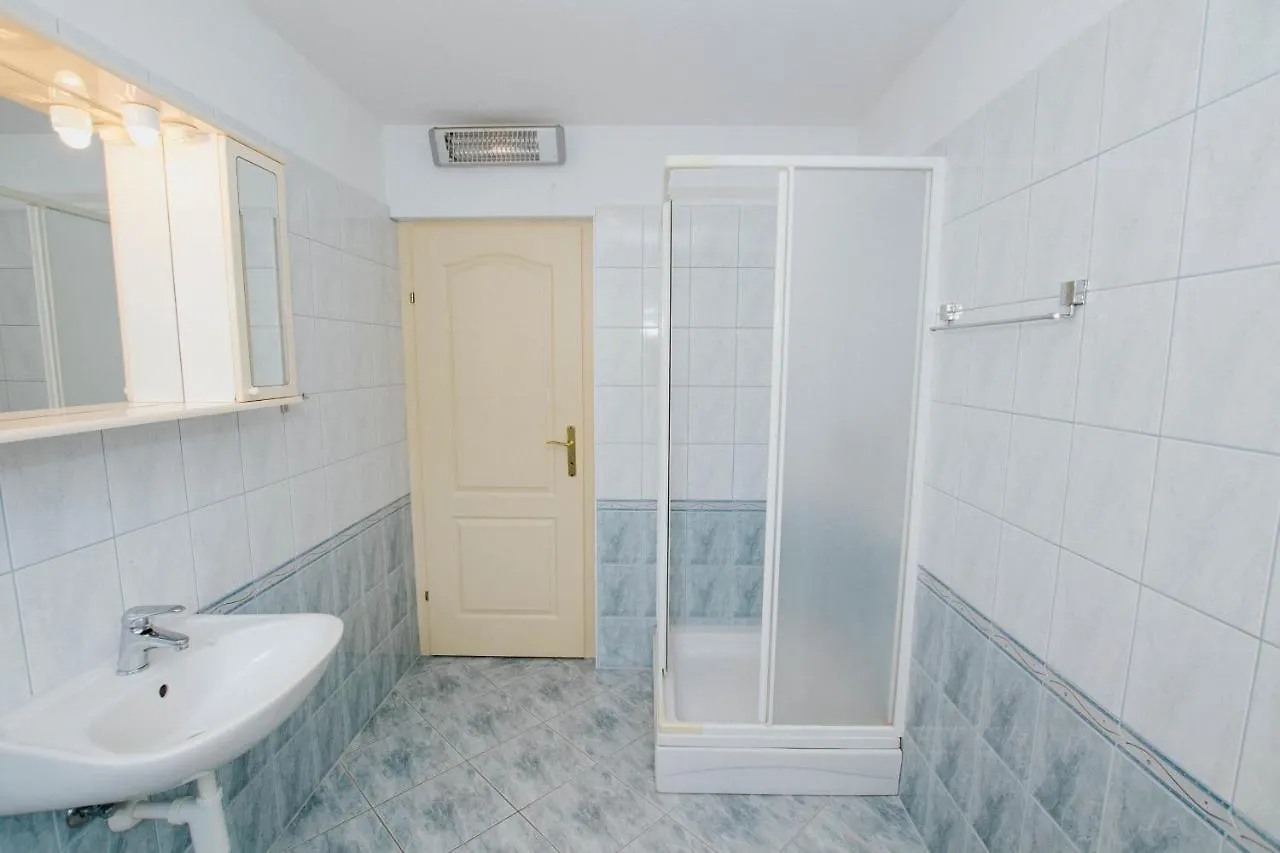 Apartment Mastrinka 11283A トロギール 0*,